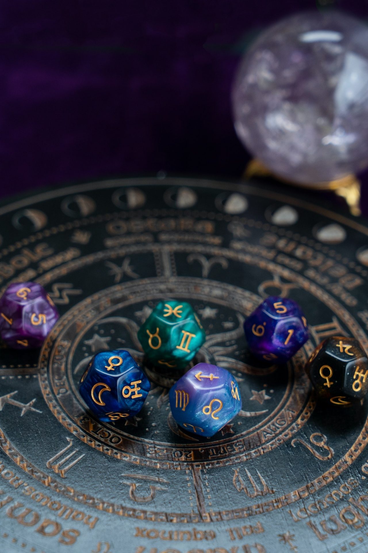 zodiac horoscope with divination dice
